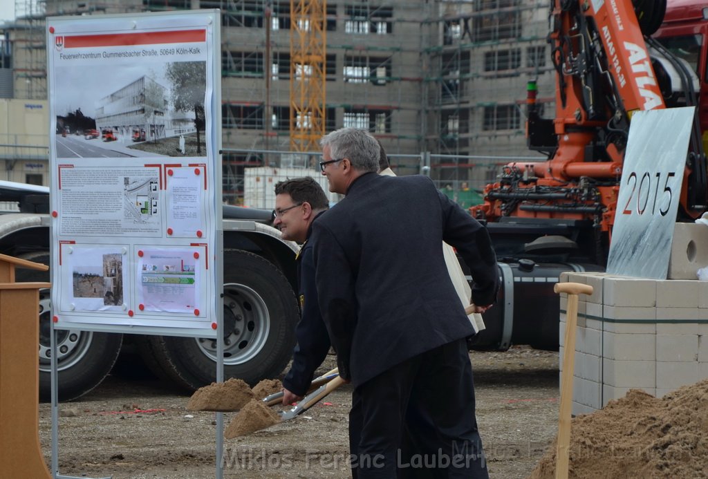 Erster Spatenstich Neues Feuerwehrzentrum Koeln Kalk Gummersbacherstr P117.JPG - Miklos Laubert